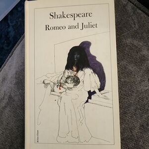 Shakespeare's Romeo and Juliet Book
